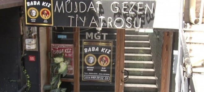 Müjdat Gezen'in tiyatro binası satılığa çıkarıldı