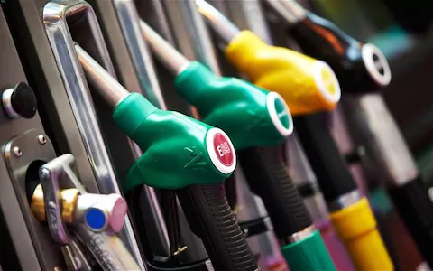 Petrol 80 Dolara Dayandı, Altın Yılın En Düşüğünde