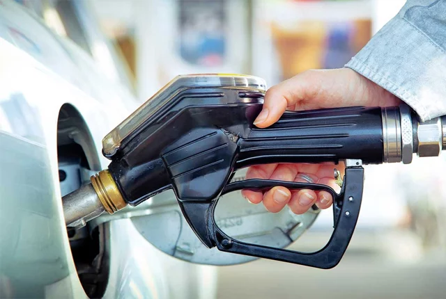 Petrol Fiyatları Belirsizliklerle Yükseldi