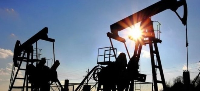 Petrol fiyatları OPEC toplantısı beklenirken 62 doları aştı