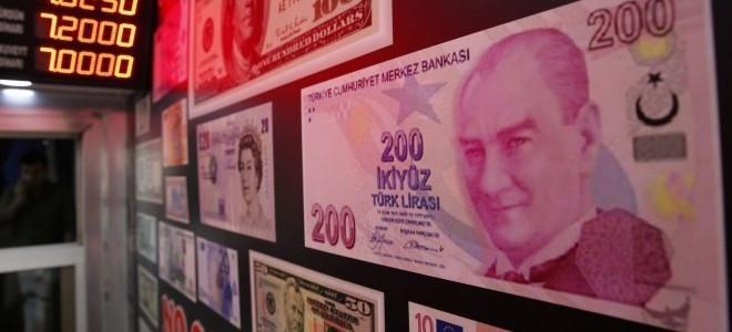 Piyasanın yıl sonu dolar tahmini geriledi