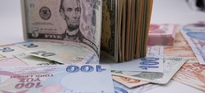 Reuters: Türk lirası, dolar karşısında %12 değer kaybedecek