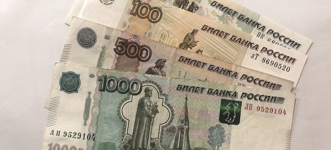 Rus rublesi, dolar karşısında yükselişini sürdürüyor