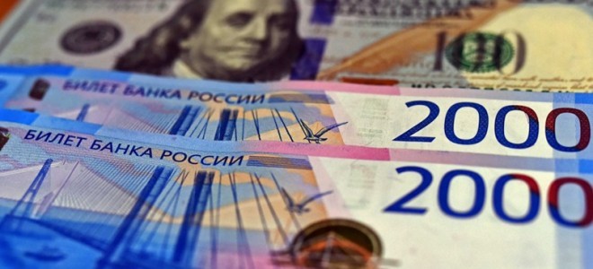Rus rublesi, faiz kararının ardından değer kaybetti
