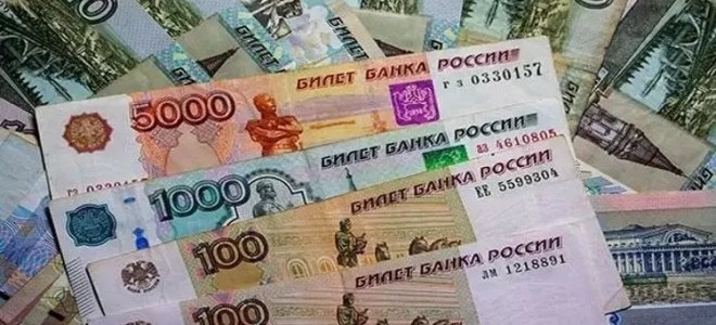 Rusya'nın rezervleri mayısta 11,7 trilyon rubleye geriledi