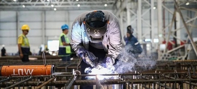 Sanayi üretimi üç ay sonra pozitif bölgeye döndü