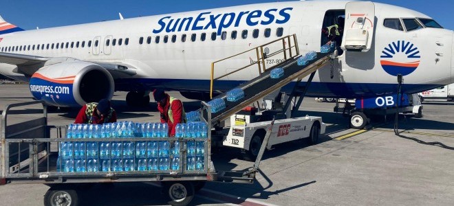 SunExpress, deprem bölgesindeki tüm uçuşlarını ücretsiz yaptı