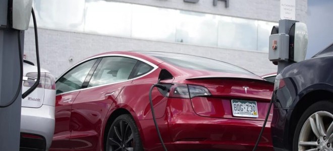 Tesla, 1,1 milyon aracını ‘yazılım problemi’ nedeniyle geri çağırdı