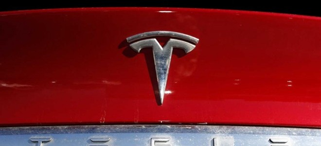 Tesla yaklaşık 700 bin aracını geri çağırdı