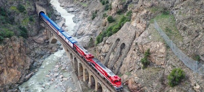 Turistik Karaelmas Ekspresi ilk seferine çıkıyor