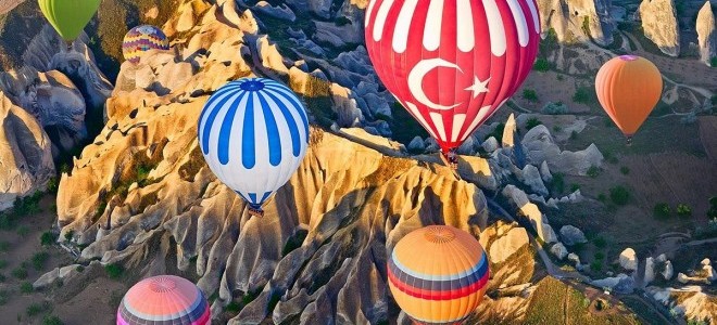 Türkiye, dünyada turist ağırlamada 4. olurken, turist olarak seyahatte 39. sırada yer aldı