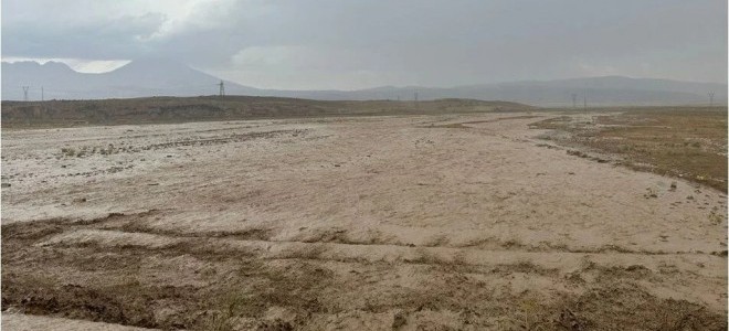 Türkiye-İran kara yolu ulaşıma kapandı