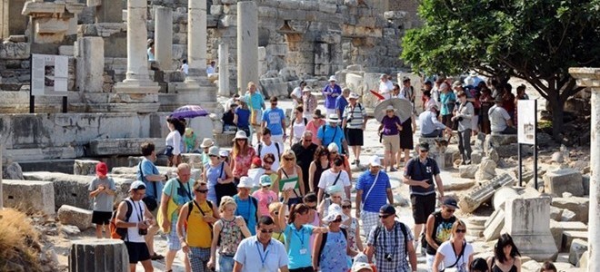 TÜROFED Başkanı Osman Ayık: Bu yıl 30 milyon turist bandını aşarız