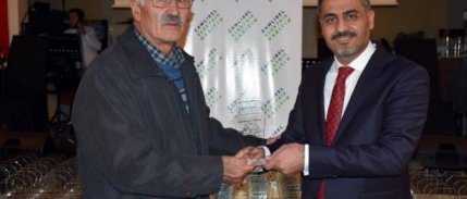 ÇEDAŞ'tan İşbirliği Yapan Muhtarlara Plaket