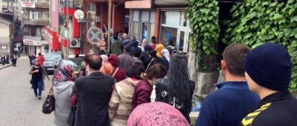 Geçici Iş Için Mesai Başlamadan Kuyruk Oluştu