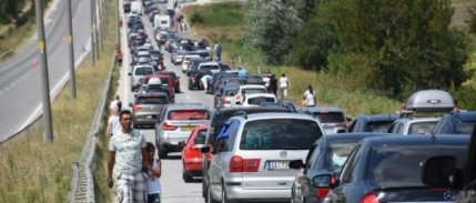 Kapıkule'de Çift Sıra 6 Kilometrelik Gurbetçi Kuyruğu