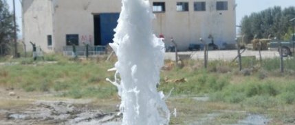 Karapınar'da Kapatılan Artezyen Kuyularından Su Fışkırmaya Başladı