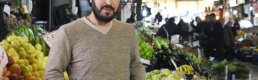 Kayısı Çağlası Ve Can Eriği Tezgâhta