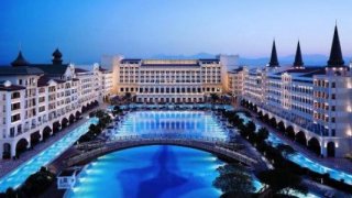 Mardan Palace Hotel'in suyu kesildi