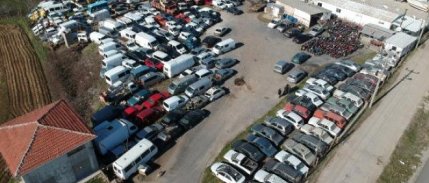 Yediemin Otoparkına Çekilen Yüzlerce Araç Çürüyor