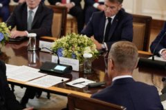 Zelensky savaş haritasını Trump’a gösterdi