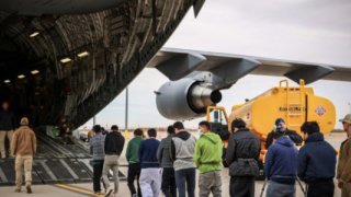 Trump göçmenleri dünyanın dört bir yanına dağıtırken tepkiler de artıyor