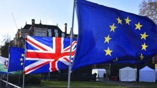 AB anlaşmasız Brexit durumu için şirketleri uyaracak