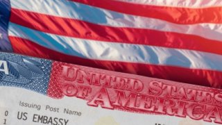 ABD 75 ülkenin vize işlemlerini askıya alırken İngilizce şartı da getiriyor