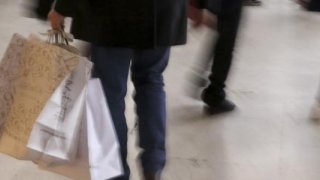 ABD'de tüketici güveni nisanda beklentilerin aksine toparlanma gösterdi 