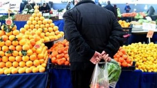 Açlık sınırı ilk aydan asgari ücreti geçti