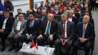 Adana'da 2 bin 968 çiftçiye ayçiçeği tohumu desteği