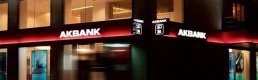 Akbank takipteki alacaklarını 4 firmaya sattı