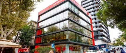 Akbank üçüncü çeyrekte beklentilerin üzerinde kar açıkladı