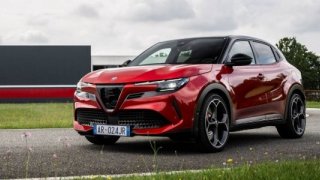 Alfa Romeo'nun ilk elektrikli SUV'u Türkiye'de satışta: İşte lansman fiyatı ve özellikleri