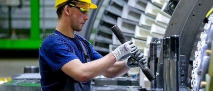 Almanya'da sanayi üretimi ağustosta beklentileri aştı