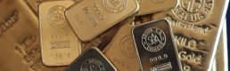 Altın fiyatları güçlü dolar karşısında baskılanmaya devam ediyor