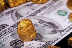 Altında Trump rüzgarı: Ons altın ve gram altın zirve tazeledi