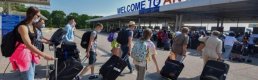 Antalya’ya Rus ve Alman akını: İlk 8 ayda 10 milyondan fazla ziyaretçi geldi