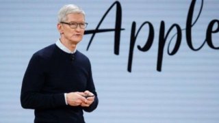 Apple CEO'su Tim Cook, yıllık maaşının %40 düşürülmesini istedi