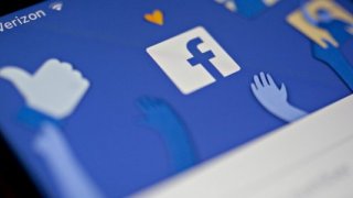 Apple Facebook’un geliştirici sertifikasını geri verecek