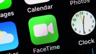 Apple Facetime uygulamasındaki hatayı düzeltti