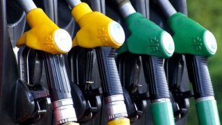 Artan ABD Stokları Petrol Fiyatlarını Düşürdü