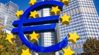 ECB faizi 10 baz puan düşürerek yüzde eksi 0,50’ye indirdi