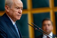 Bahçeli'den ABD'nin Venezuela saldırısına tepki: Sadece kınamıyor, lanetliyorum