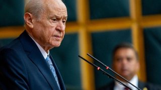 Bahçeli'den ABD'nin Venezuela saldırısına tepki: Sadece kınamıyor, lanetliyorum