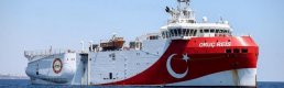 Bakan Bayraktar duyurdu: Oruç Reis Somali'ye ulaştı