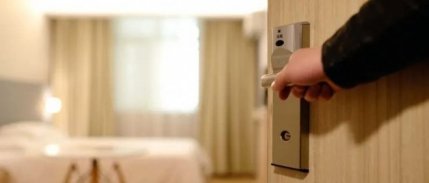 Çavuşoğlu, depremzedelerin konaklama ihtiyacı için otelcilerle buluşuyor