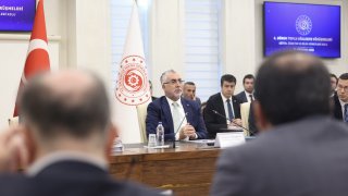 Bakan Işıkhan'dan kamu işçilerinin zam görüşmelerine ilişkin açıklama