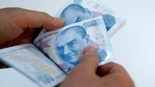 Bankalar Türk Lirası mevduat faizlerini düşürmeye başladı