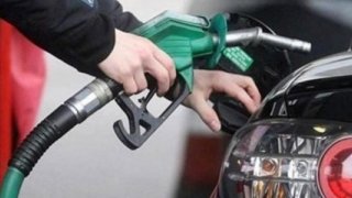 Benzine bir zam daha geldi